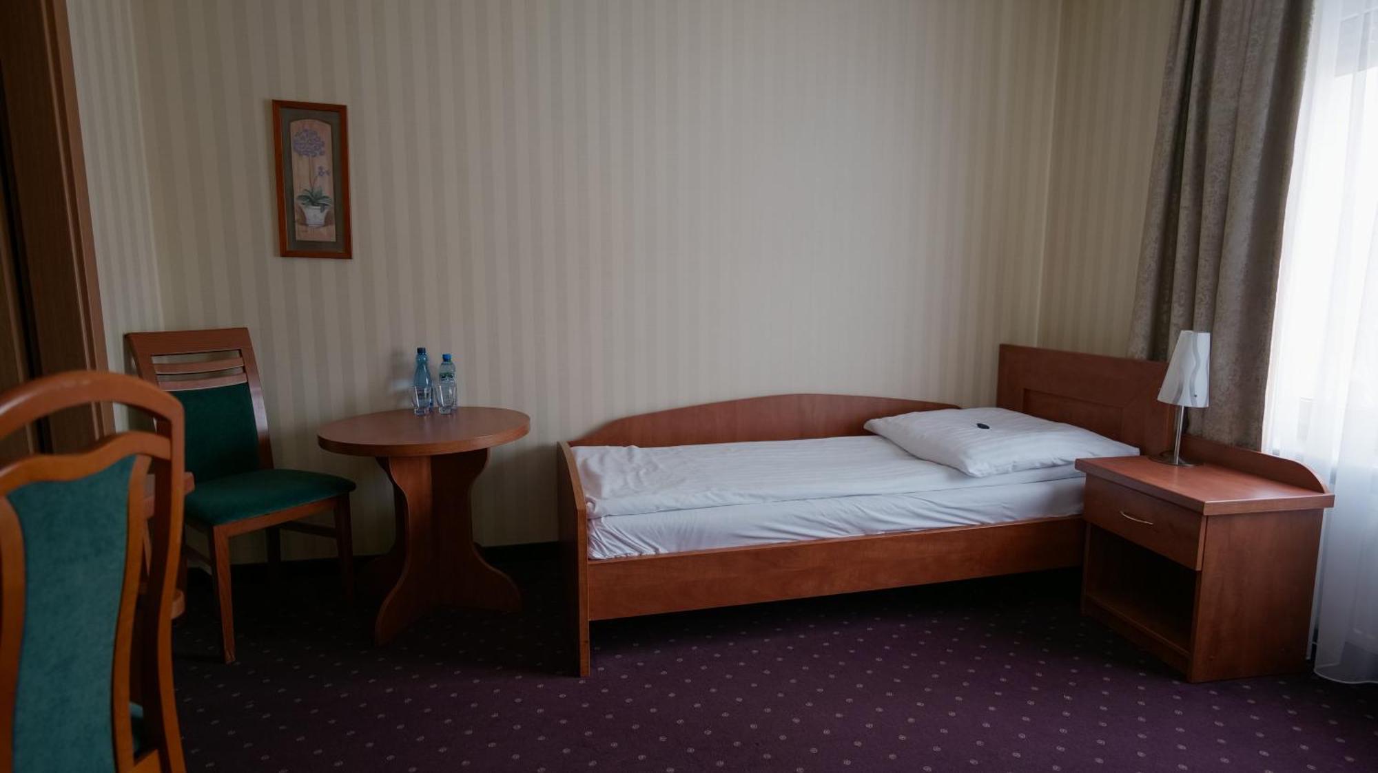 Hotel Sen Σwiebodzin Εξωτερικό φωτογραφία