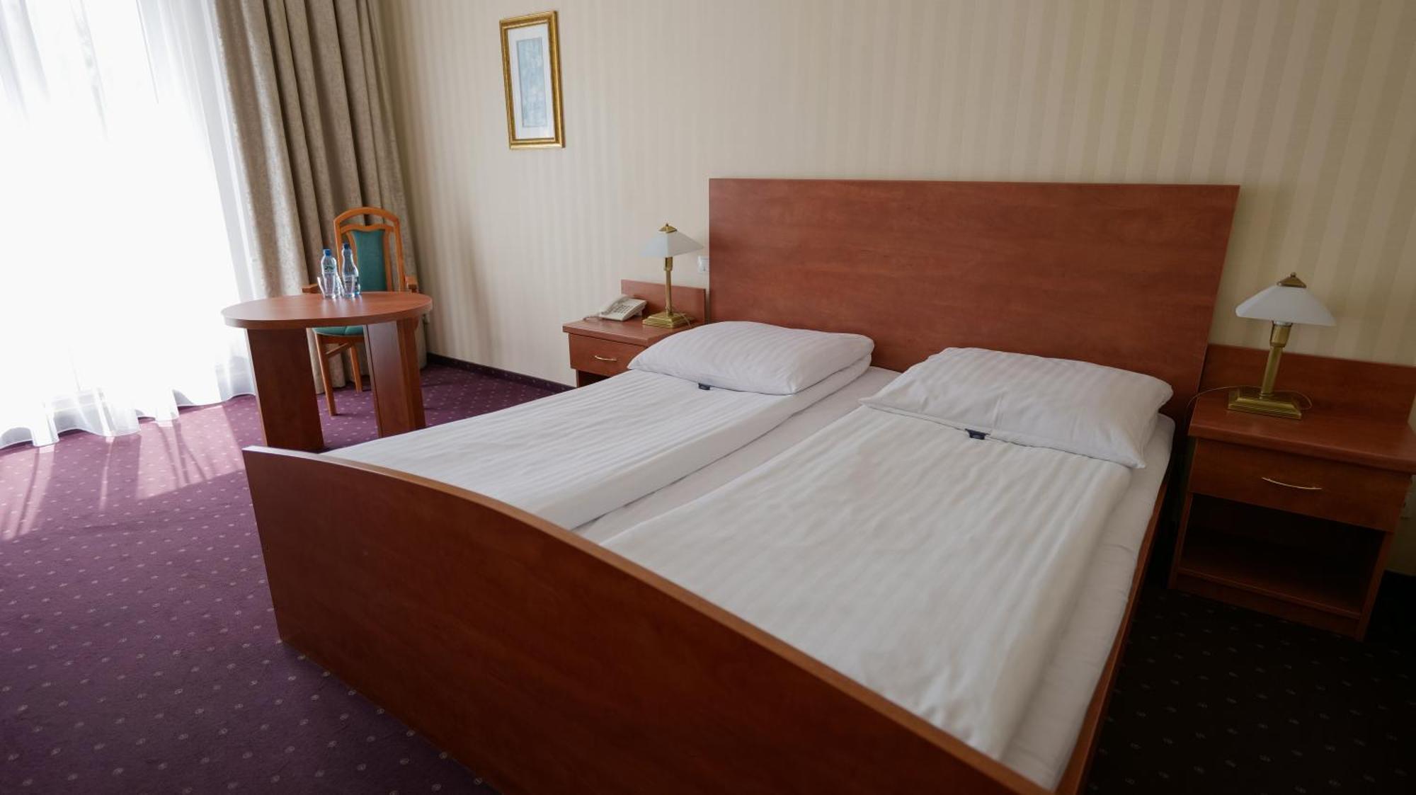 Hotel Sen Σwiebodzin Εξωτερικό φωτογραφία