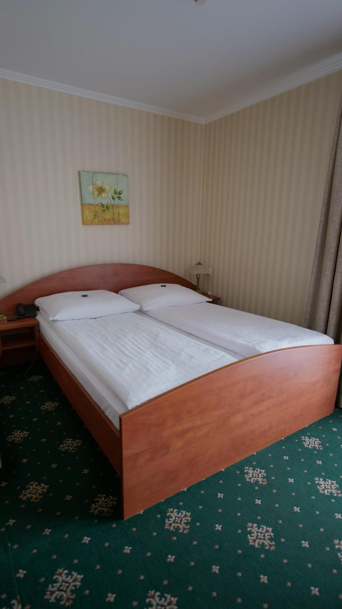 Hotel Sen Σwiebodzin Εξωτερικό φωτογραφία